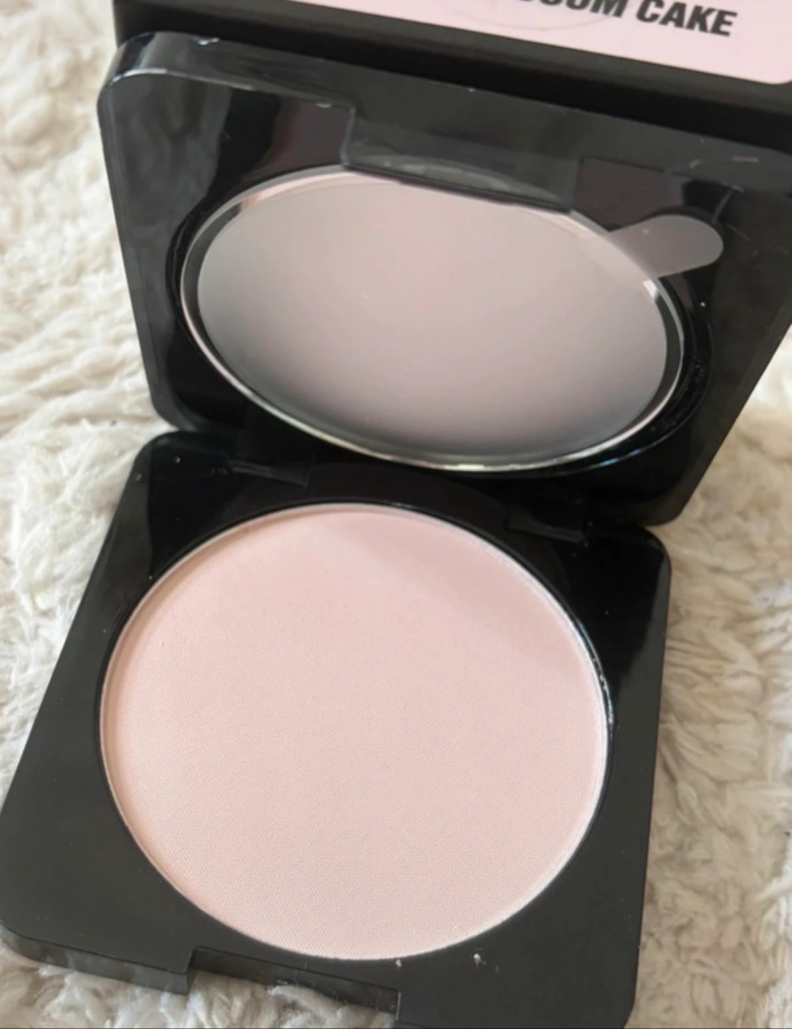 Poudre compacta huda beauty nueva nunca usada – photo 2
